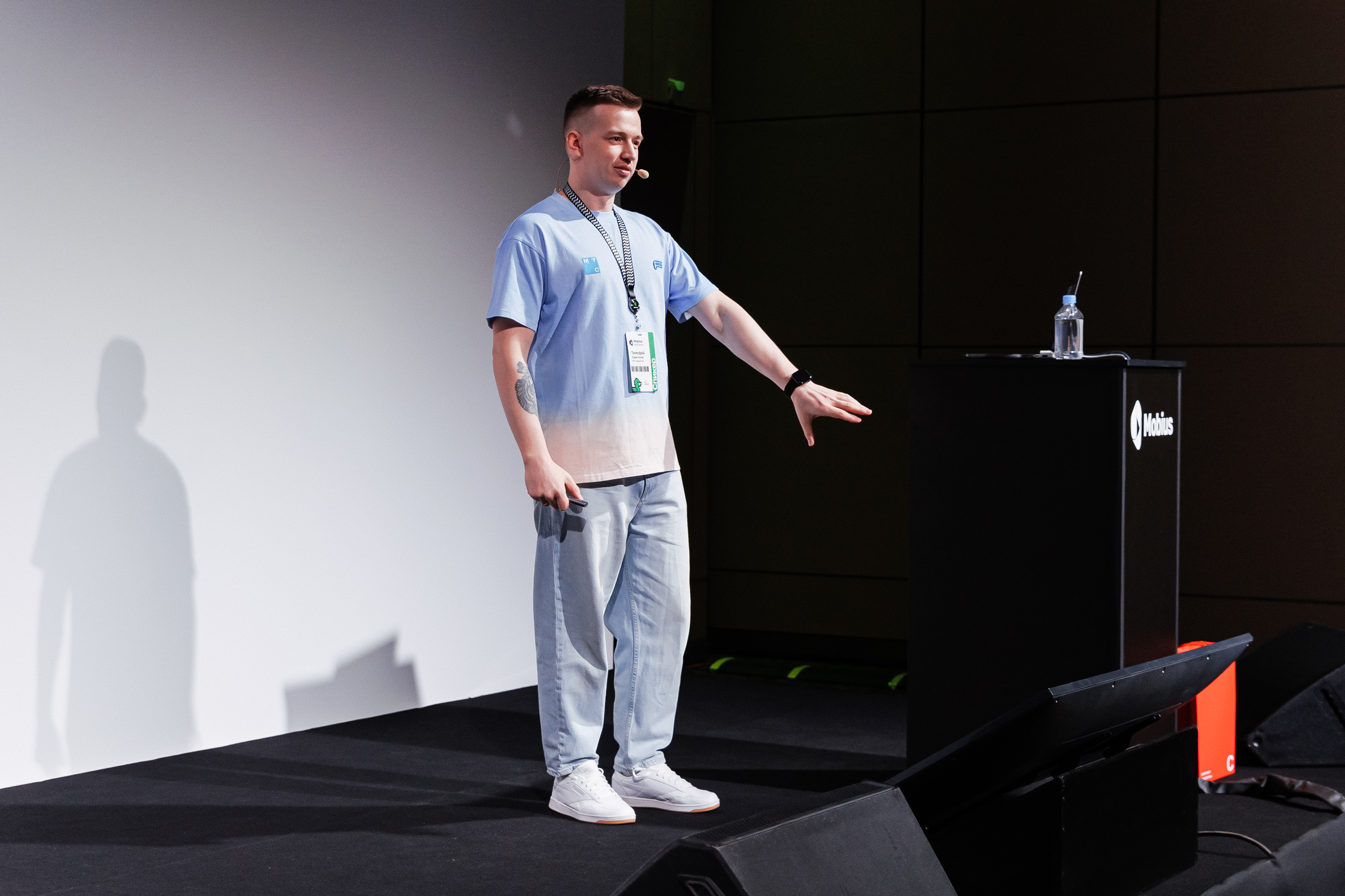 Зал на Mobius Conf 2025